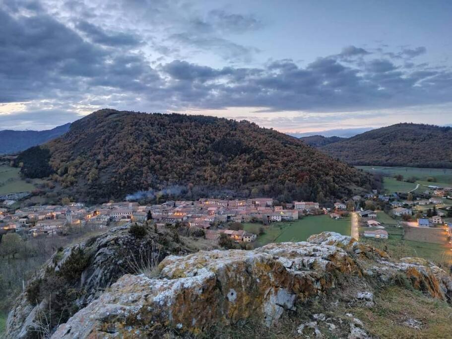 Gite L'Enclos O Rendez-Vous Roquefeuil-Pays De Sault- Avec Jardin エクステリア 写真