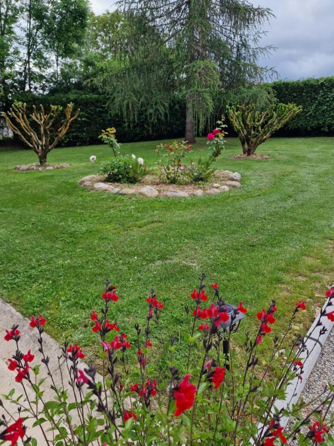 Gite L'Enclos O Rendez-Vous Roquefeuil-Pays De Sault- Avec Jardin エクステリア 写真